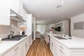 Private Bedroom With Bathroom Central Location