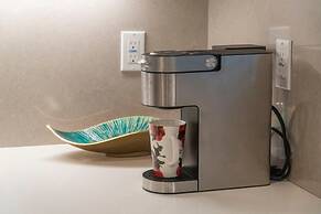 Private Bedroom With Bathroom Central Location