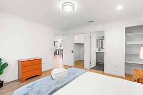 Comfy Retreat With Yard & Cozy Interiors