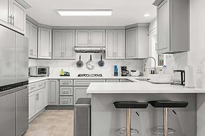 Comfy Retreat With Yard & Cozy Interiors