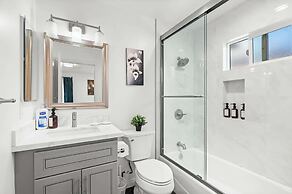 Comfy Retreat With Yard & Cozy Interiors