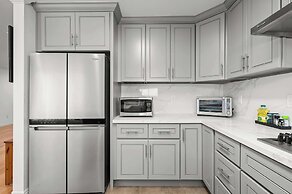 Comfy Retreat With Yard & Cozy Interiors