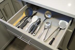 Comfy Retreat With Yard & Cozy Interiors