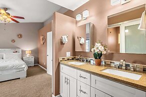 Spacious Retreat w Modern Decor and Private Yard