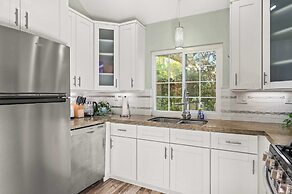 Spacious Retreat w Modern Decor and Private Yard