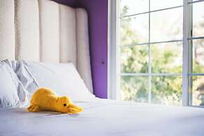 Spacious Retreat w Modern Decor and Private Yard