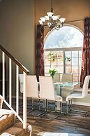 Spacious Retreat w Modern Decor and Private Yard