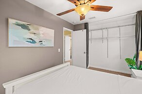 Spacious Retreat w Modern Decor and Private Yard