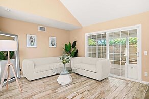 Spacious Retreat w Modern Decor and Private Yard