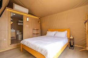 Urban Glamping Oasis: Comfort & Adventure Combined