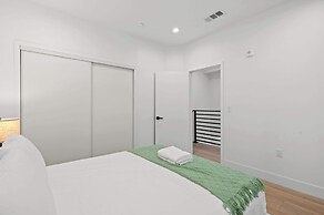 Not Affected by the Fire/modern 5BR Home With Parking, Near LA Attract
