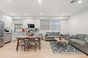 Not Affected by the Fire/modern 5BR Home With Parking, Near LA Attract
