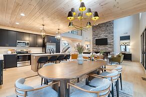 Indoor Pool Hot Tub Firepit Theater All-season Retreat Kings Crown by 