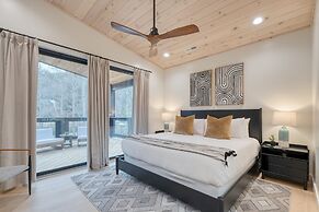 Indoor Pool Hot Tub Firepit Theater All-season Retreat Kings Crown by 