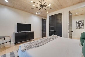 Indoor Pool Hot Tub Firepit Theater All-season Retreat Kings Crown by 