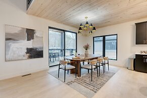 Indoor Pool Hot Tub Firepit Theater All-season Retreat Kings Crown by 