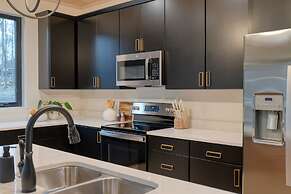 Indoor Pool Hot Tub Firepit Theater All-season Retreat Kings Crown by 