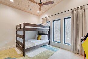 Indoor Pool Hot Tub Firepit Theater All-season Retreat Kings Crown by 