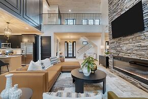 Indoor Pool Hot Tub Firepit Theater All-season Retreat Kings Crown by 