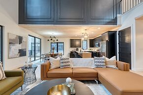 Indoor Pool Hot Tub Firepit Theater All-season Retreat Kings Crown by 