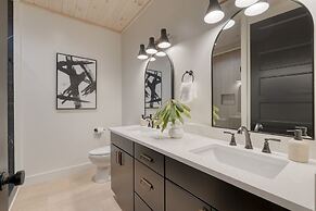 Indoor Pool Hot Tub Firepit Theater All-season Retreat Kings Crown by 