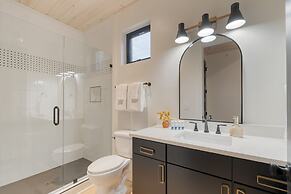 Indoor Pool Hot Tub Firepit Theater All-season Retreat Kings Crown by 