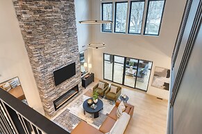 Indoor Pool Hot Tub Firepit Theater All-season Retreat Kings Crown by 