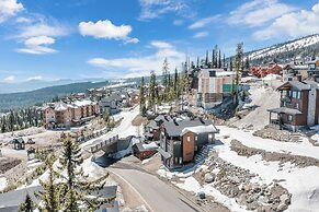 Snow Therapy Chalet Ski In Out & Hot Tub