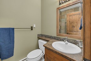 Snow Therapy Chalet Ski In Out & Hot Tub