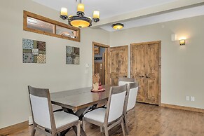 Snow Therapy Chalet Ski In Out & Hot Tub