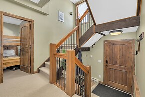 Snow Therapy Chalet Ski In Out & Hot Tub