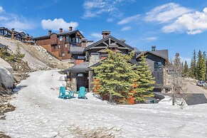 Snow Therapy Chalet Ski In Out & Hot Tub