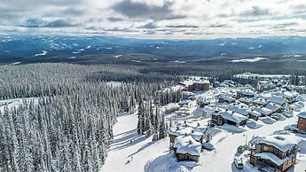 Snow Therapy Chalet Ski In Out & Hot Tub