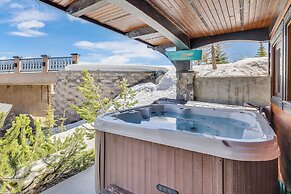 Snow Therapy Chalet Ski In Out & Hot Tub