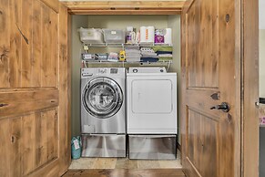 Snow Therapy Chalet Ski In Out & Hot Tub