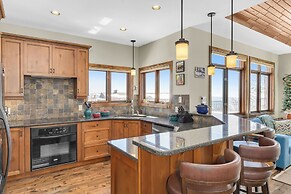 Snow Therapy Chalet Ski In Out & Hot Tub