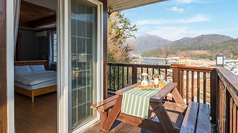 Geoje Come and Stay Pension