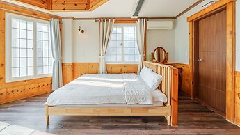 Geoje Come and Stay Pension