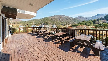 Geoje Come and Stay Pension