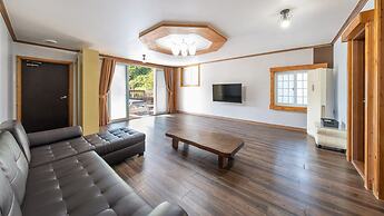 Geoje Come and Stay Pension