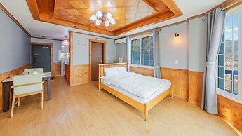 Geoje Come and Stay Pension