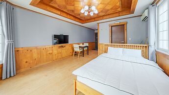 Geoje Come and Stay Pension