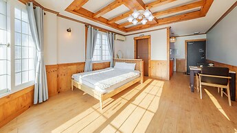 Geoje Come and Stay Pension