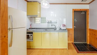 Geoje Come and Stay Pension