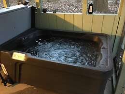 6 Bedrooms House w Hot Tub Deck Pool Table