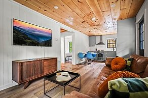 Group Getaway Modern Cabins Sleep 16 Gatlinburg