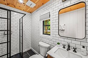 Group Getaway Modern Cabins Sleep 16 Gatlinburg