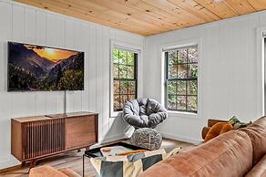 Group Getaway Modern Cabins Sleep 16 Gatlinburg