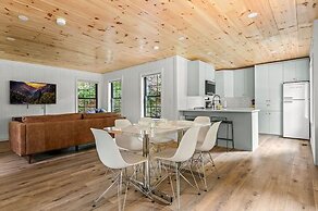 Group Getaway Modern Cabins Sleep 16 Gatlinburg