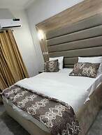 HP LUXURY HOTEL and SUITES
